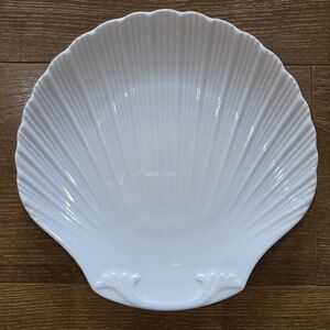 Apilco Shell Classic Whiteware Porcelain Dish Plate France Discontinued 9.75"